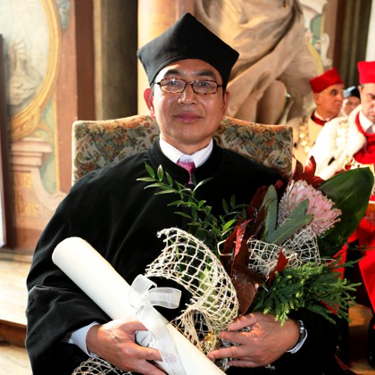 Dr Guang Yue